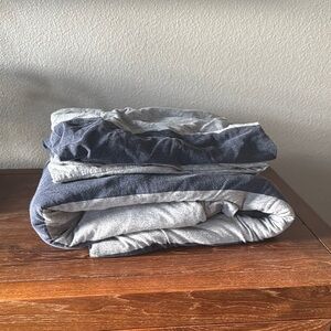 Pottery Barn Teen Gray and Navy Twin Duvet Cover